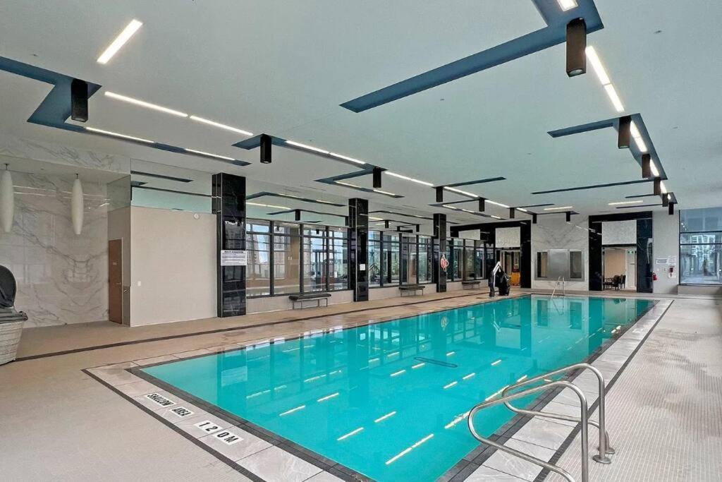 리치몬드 힐 High Floor View - Pool & Gym - Close To Shopping 아파트 외부 사진